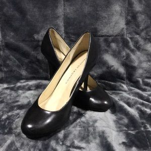 Classy, elegant sexy Black pump Size 10
